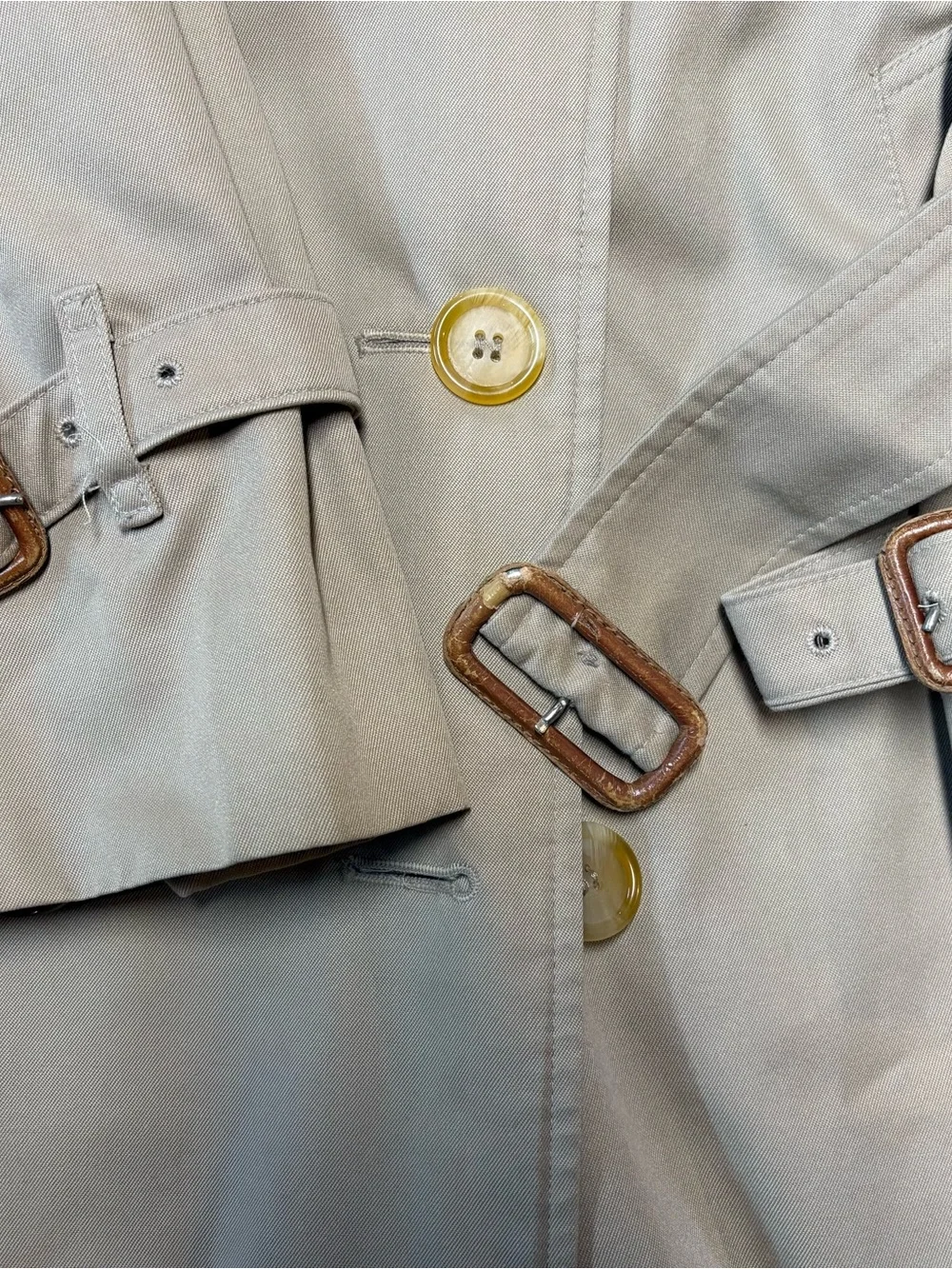 Burberry trench coat. - Picture 7 of 14